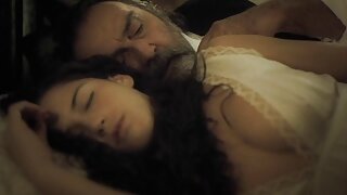 Худа фільми порно секс білява сучка демонструє свою рожеву пизду