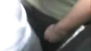 Противна японська дівчина Маки Сарада трахается пальцем в свій анус і дивитися порно фільм кицьку