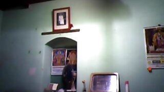 Маленька сиськастая і мініатюрна зведена сестра Кейт Блум жорстко трахается в гарячому Відео від онлайн порнофільми першої особи